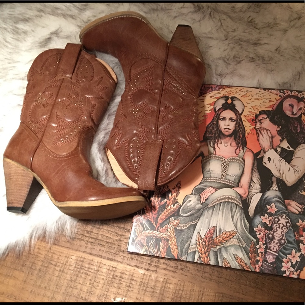 Never worn cowgirl boots